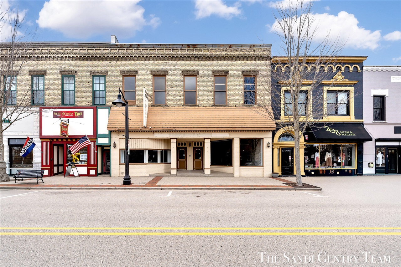 224 Washington Avenue, Grand Haven, MI, 49417-1357