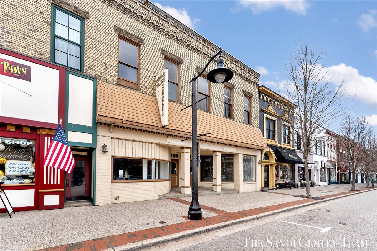 224 Washington Avenue, Grand Haven, MI, 49417-1357