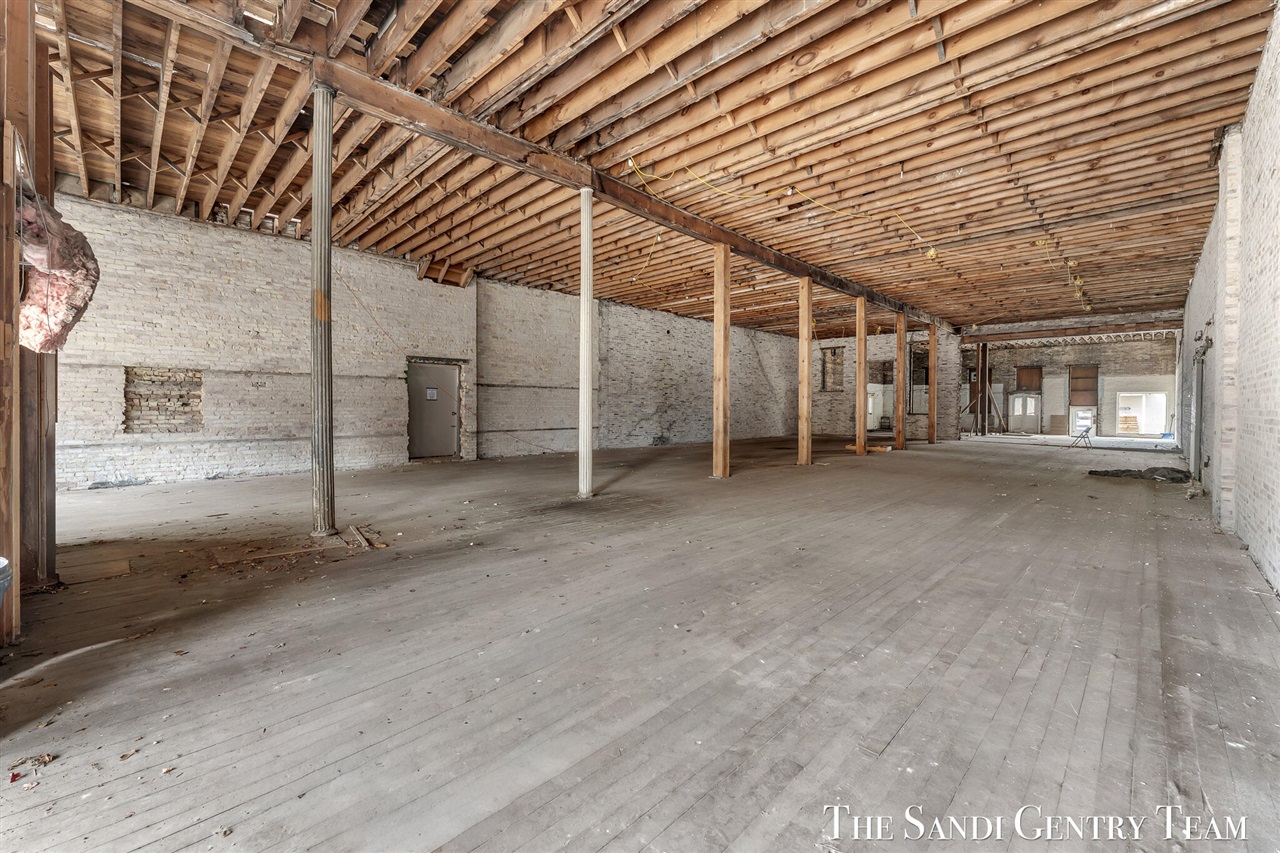 224 Washington Avenue, Grand Haven, MI, 49417-1357