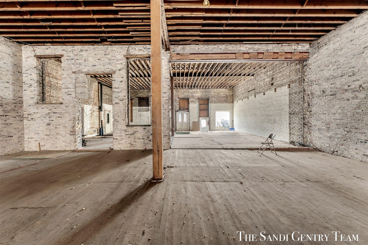 224 Washington Avenue, Grand Haven, MI, 49417-1357