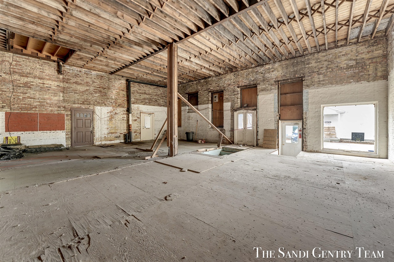 224 Washington Avenue, Grand Haven, MI, 49417-1357