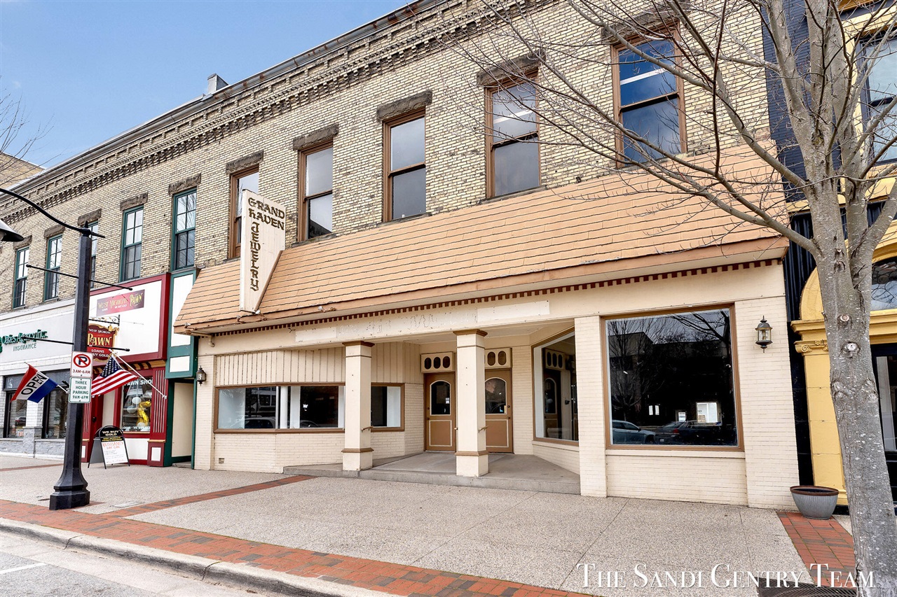 224 Washington Avenue, Grand Haven, MI, 49417-1357