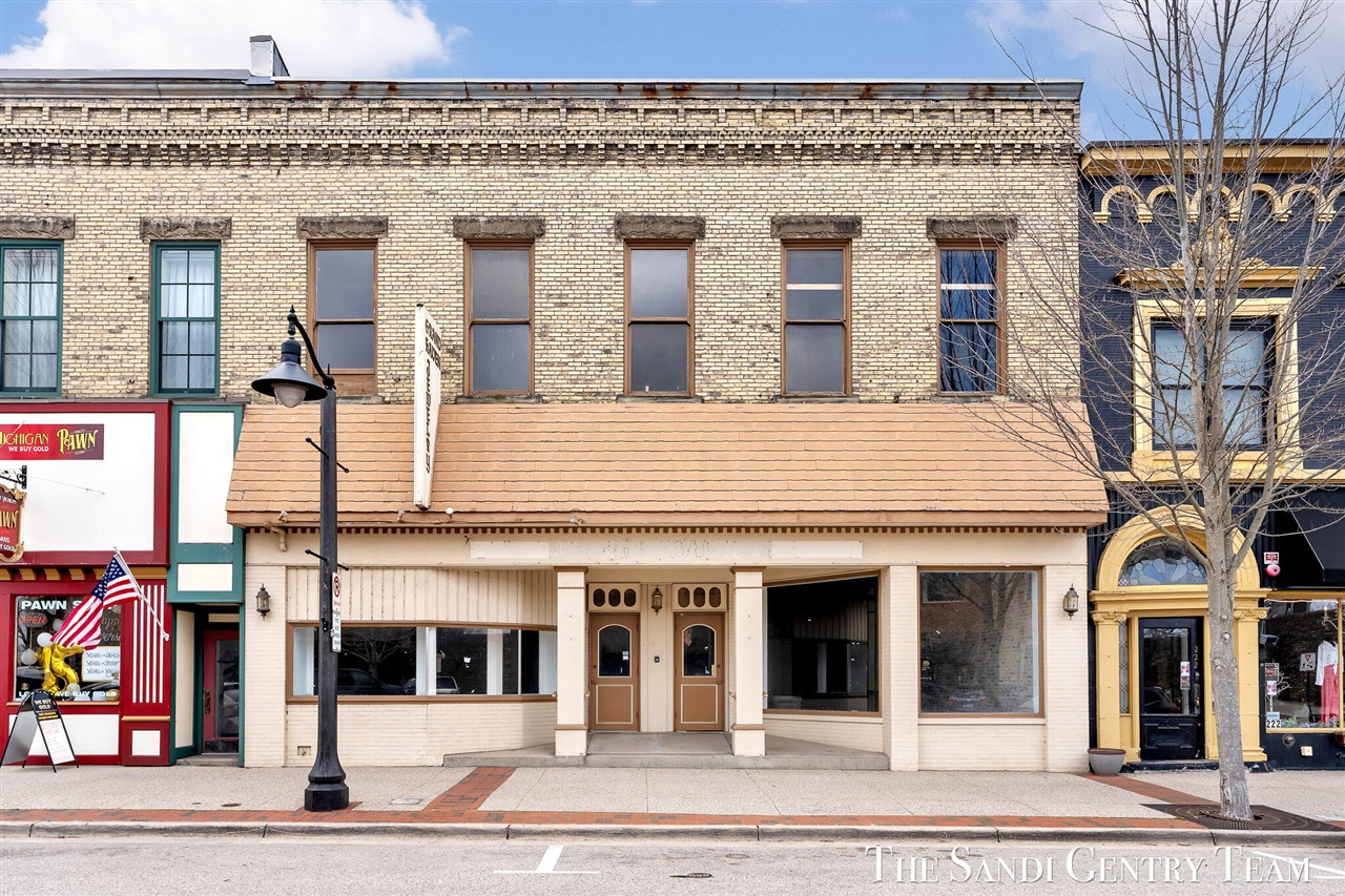 224 Washington Avenue, Grand Haven, MI, 49417-1357