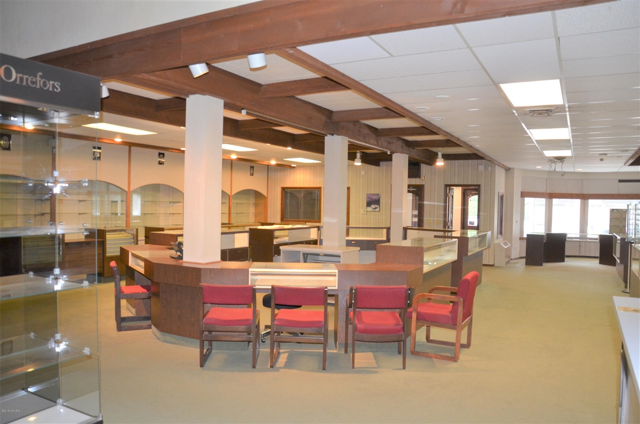 224 Washington Avenue, Grand Haven, MI, 49417-1357