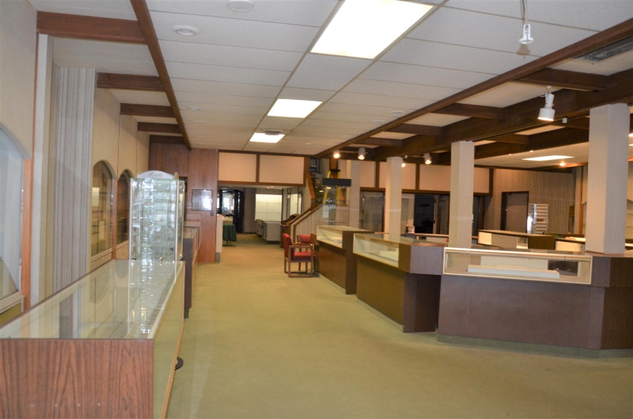 224 Washington Avenue, Grand Haven, MI, 49417-1357