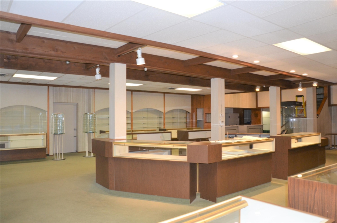 224 Washington Avenue, Grand Haven, MI, 49417-1357