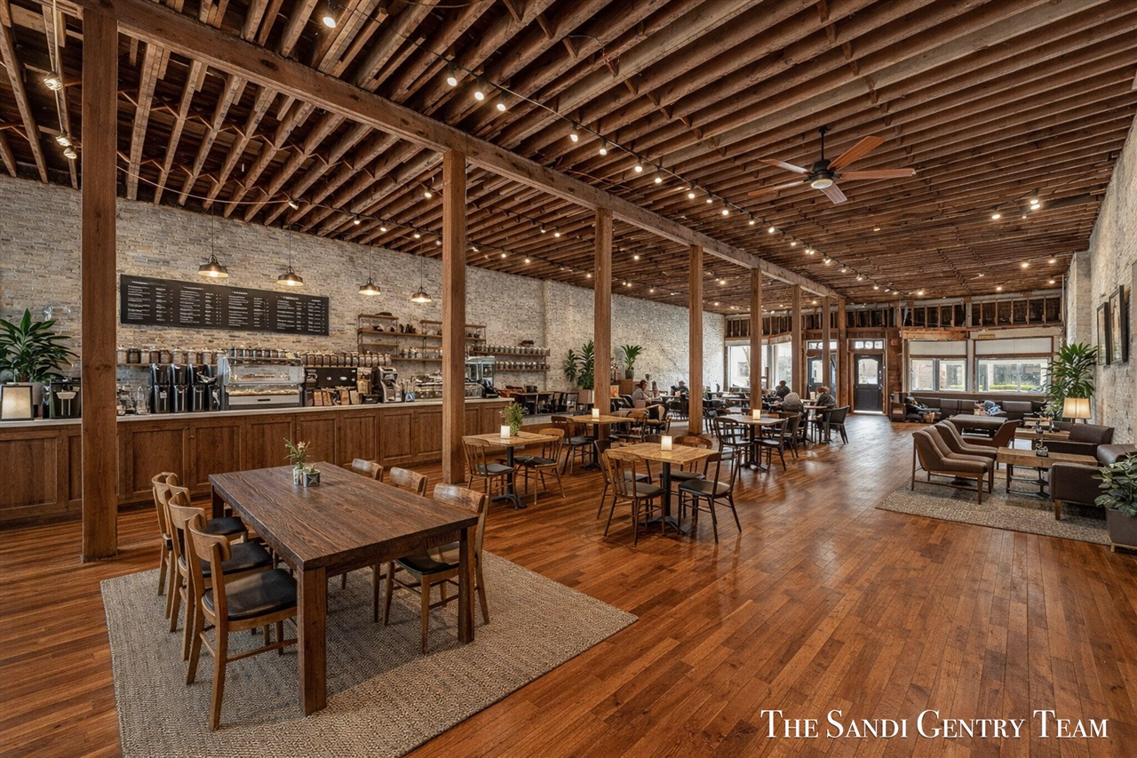 224 Washington Avenue, Grand Haven, MI, 49417-1357