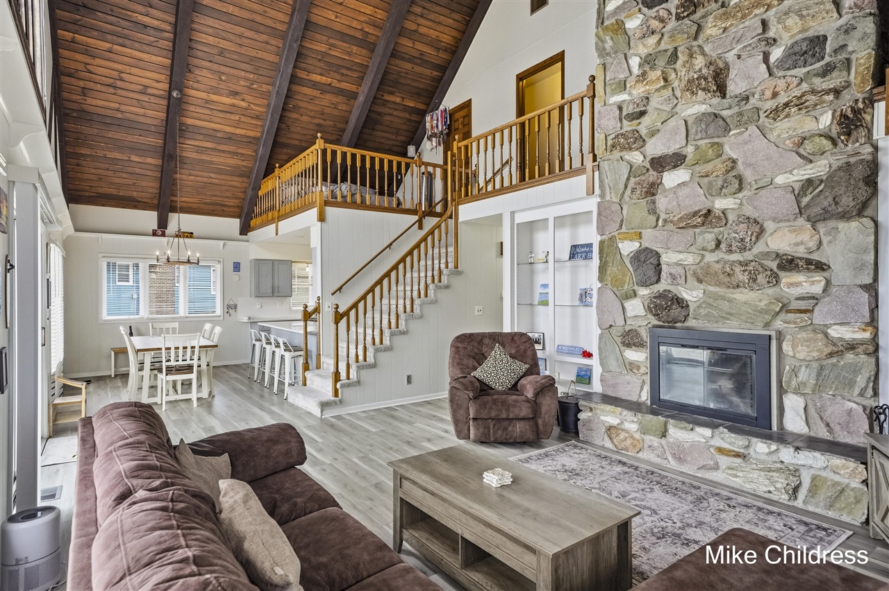 6390 Lakeshore Drive, Saranac, MI, 48881-8789