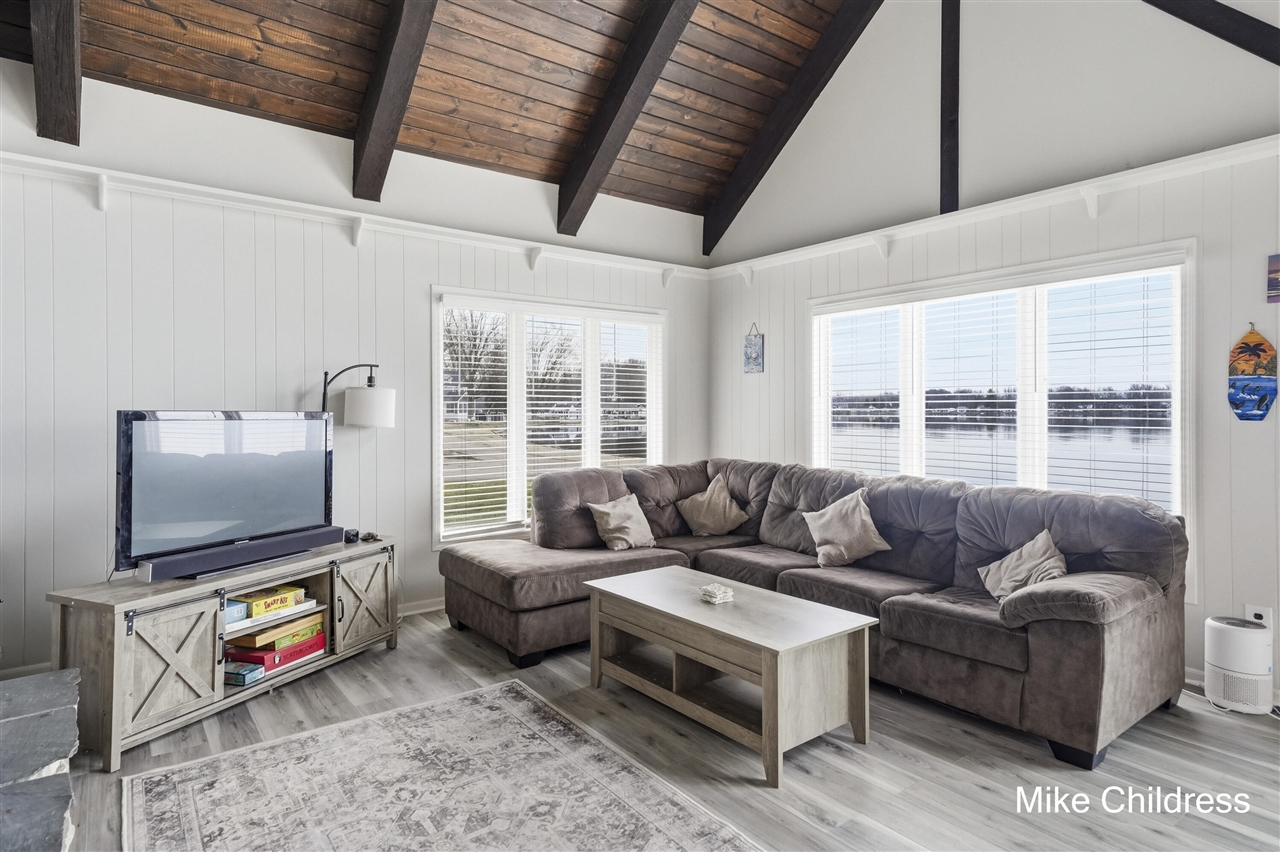 6390 Lakeshore Drive, Saranac, MI, 48881-8789