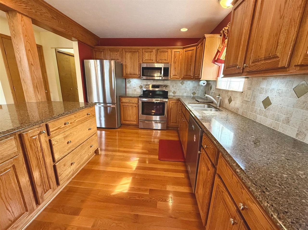 1975 Hollowbrook Drive, Holt, MI, 48842-8637