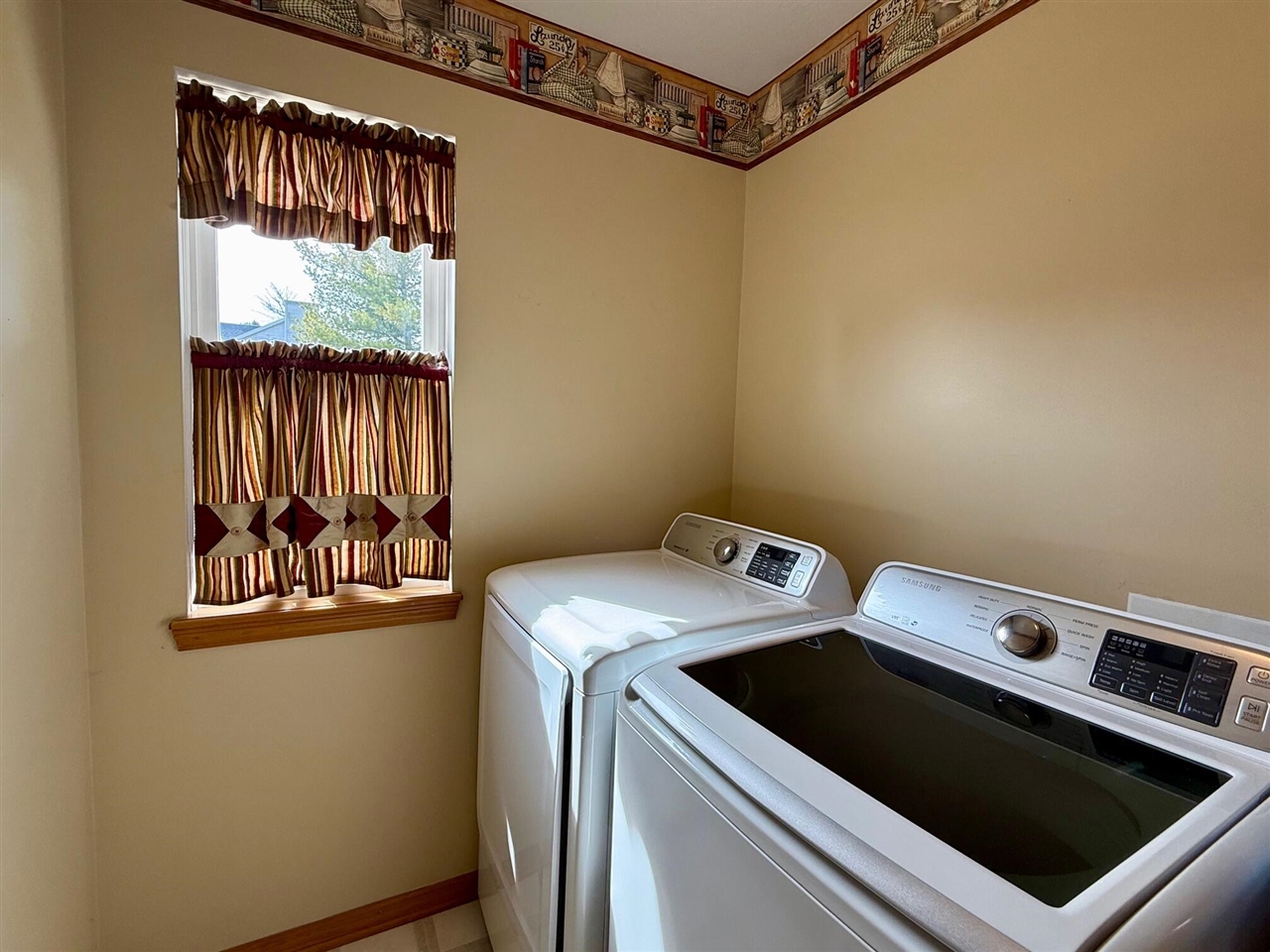 1975 Hollowbrook Drive, Holt, MI, 48842-8637