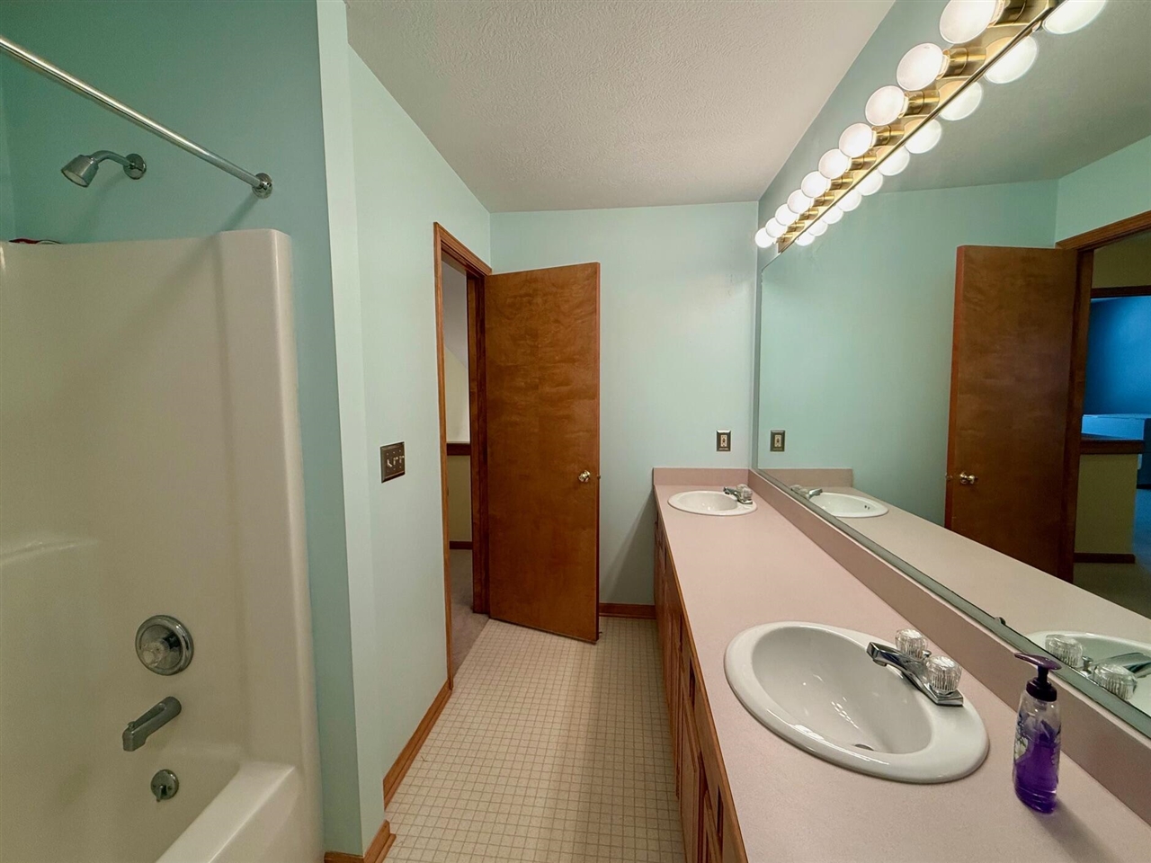 1975 Hollowbrook Drive, Holt, MI, 48842-8637