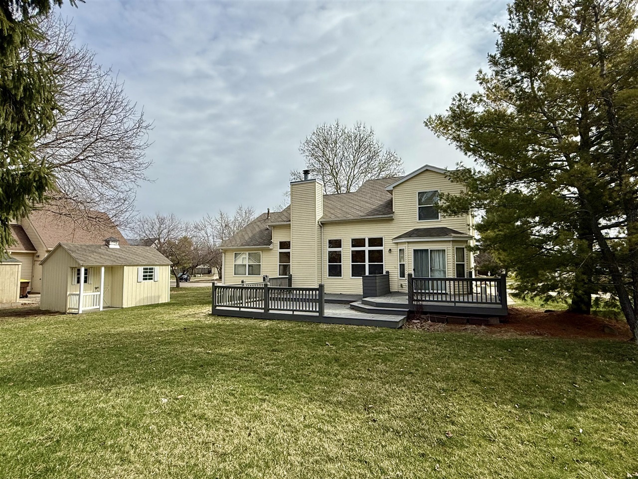 1975 Hollowbrook Drive, Holt, MI, 48842-8637