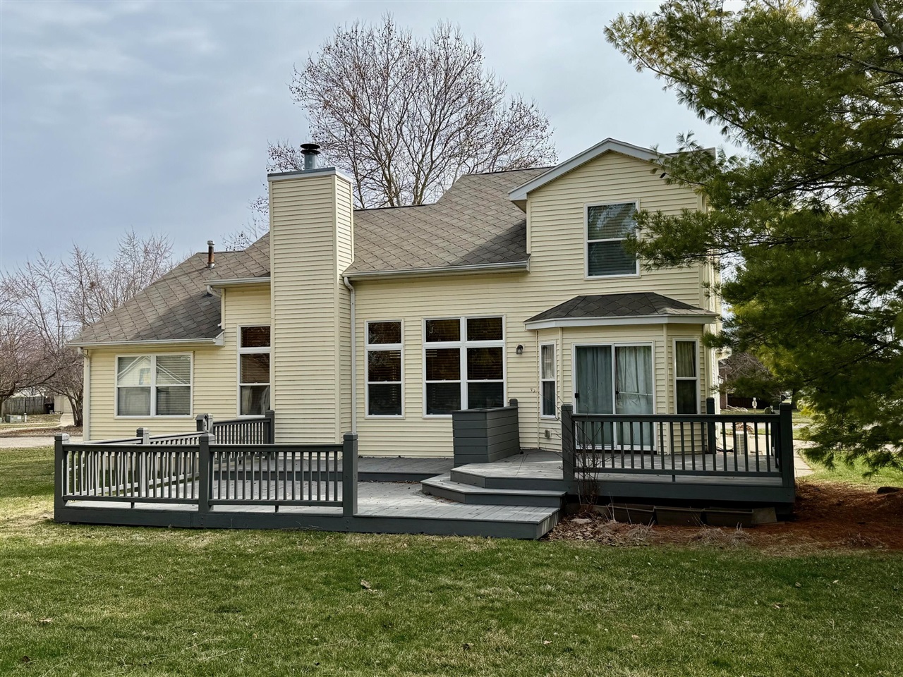 1975 Hollowbrook Drive, Holt, MI, 48842-8637