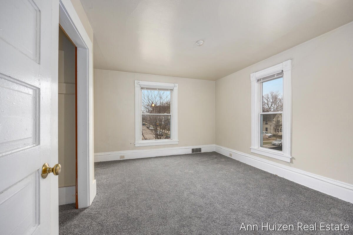 727 Union Avenue, Grand Rapids, MI, 49503-5429