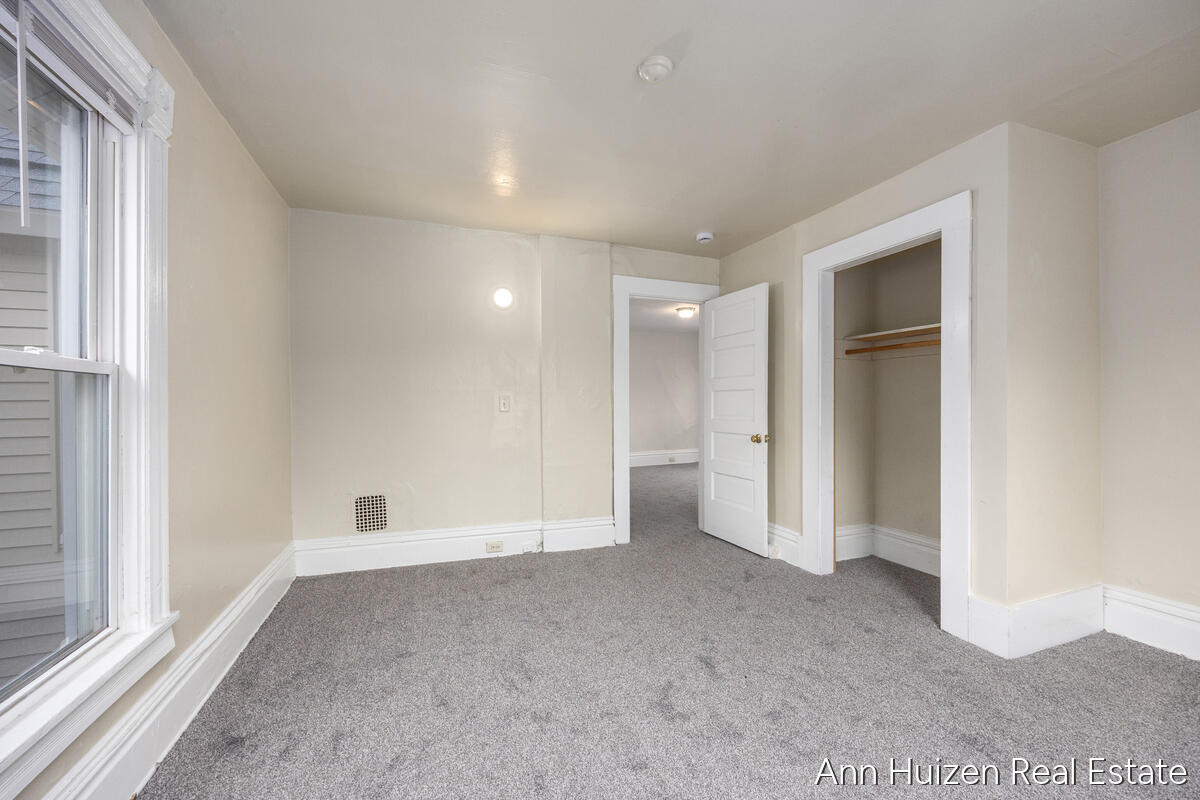 727 Union Avenue, Grand Rapids, MI, 49503-5429