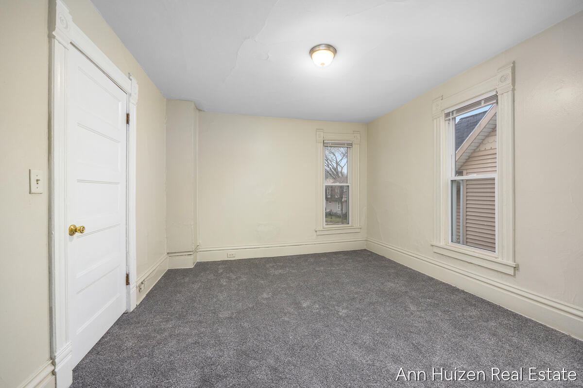 727 Union Avenue, Grand Rapids, MI, 49503-5429