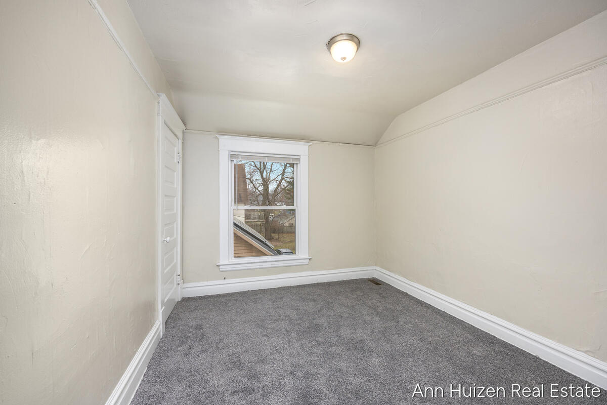 727 Union Avenue, Grand Rapids, MI, 49503-5429