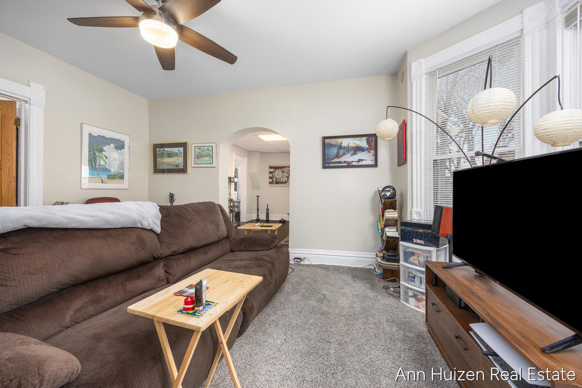 727 Union Avenue, Grand Rapids, MI, 49503-5429