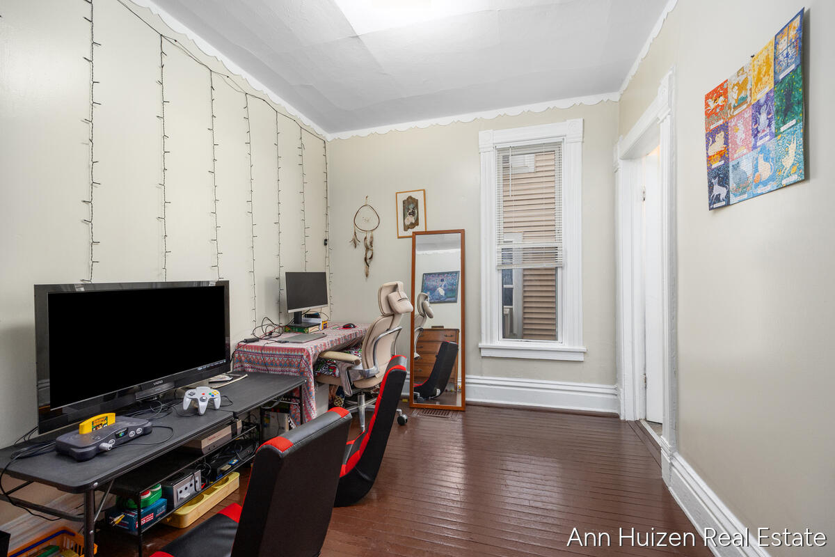 727 Union Avenue, Grand Rapids, MI, 49503-5429