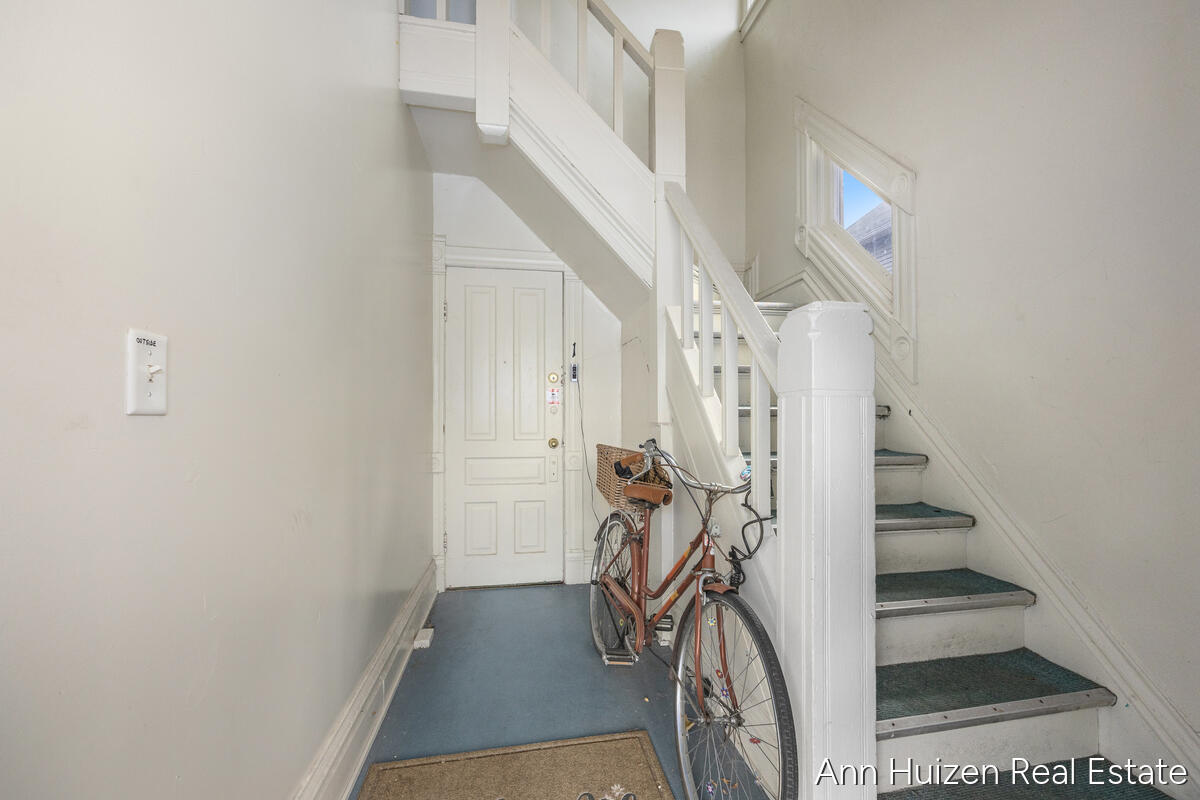 727 Union Avenue, Grand Rapids, MI, 49503-5429