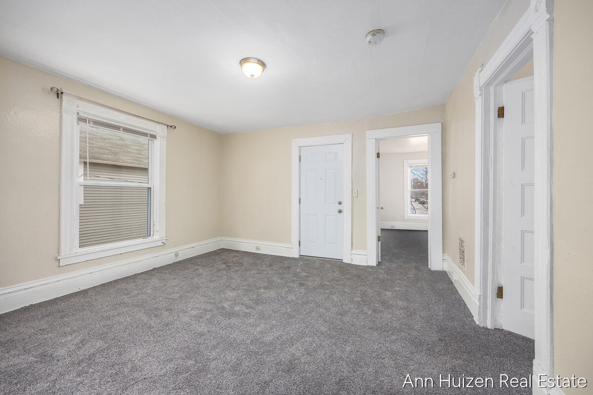 727 Union Avenue, Grand Rapids, MI, 49503-5429