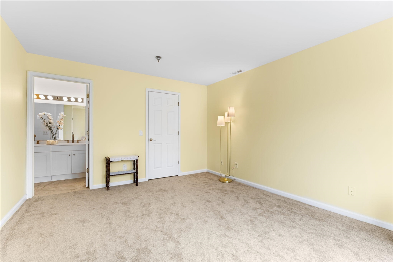 9475 Lakeside Drive, Ypsilanti, MI, 48197-6173