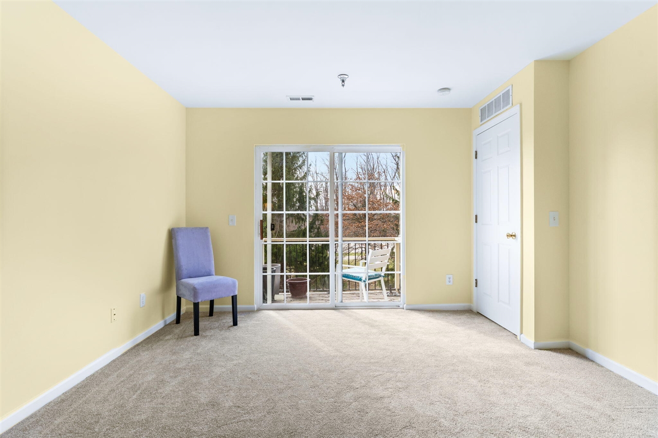 9475 Lakeside Drive, Ypsilanti, MI, 48197-6173