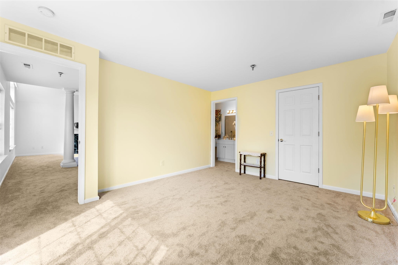 9475 Lakeside Drive, Ypsilanti, MI, 48197-6173