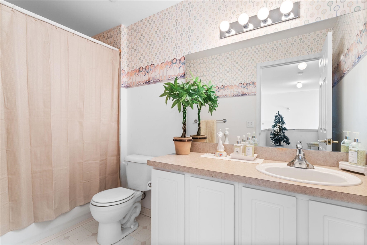 9475 Lakeside Drive, Ypsilanti, MI, 48197-6173