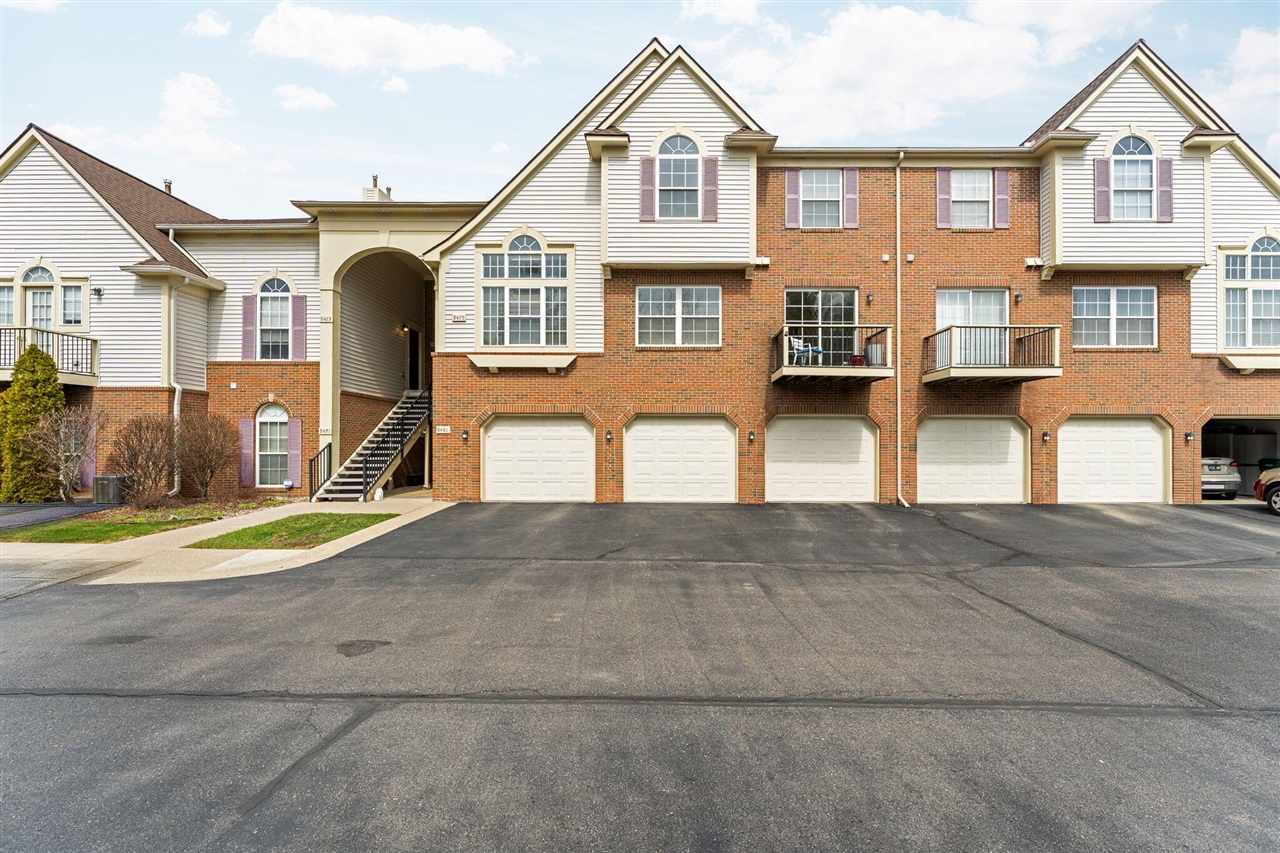 9475 Lakeside Drive, Ypsilanti, MI, 48197-6173