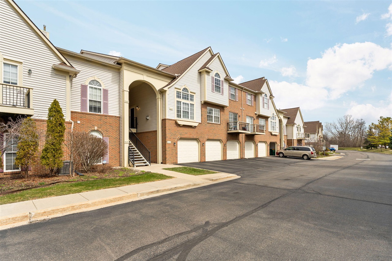 9475 Lakeside Drive, Ypsilanti, MI, 48197-6173