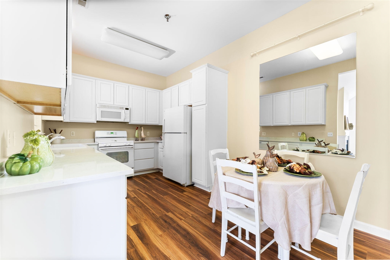 9475 Lakeside Drive, Ypsilanti, MI, 48197-6173