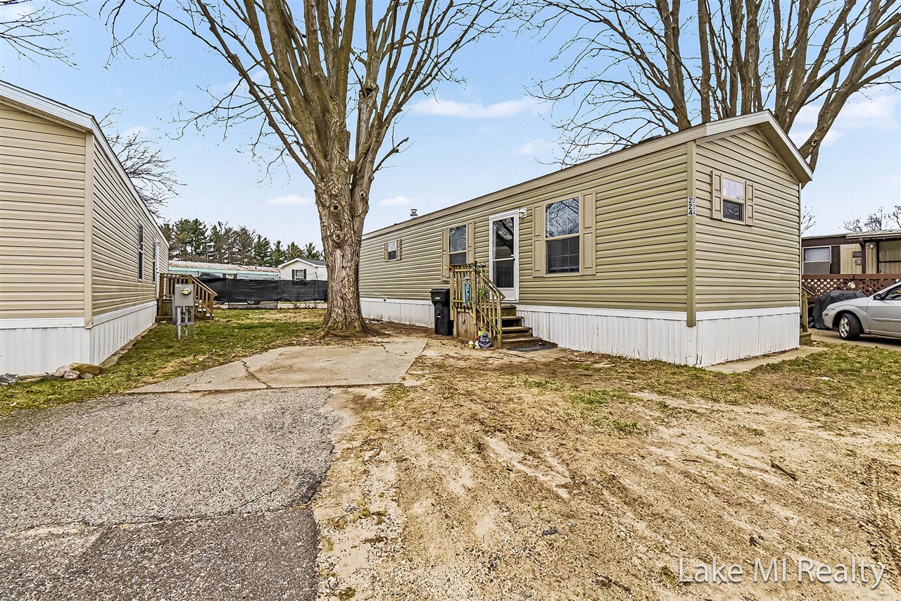 224 S Kenbrook Street, Grand Rapids, MI, 49548