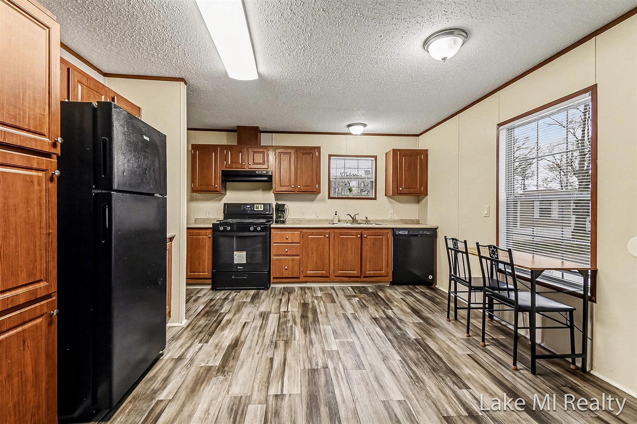 224 S Kenbrook Street, Grand Rapids, MI, 49548