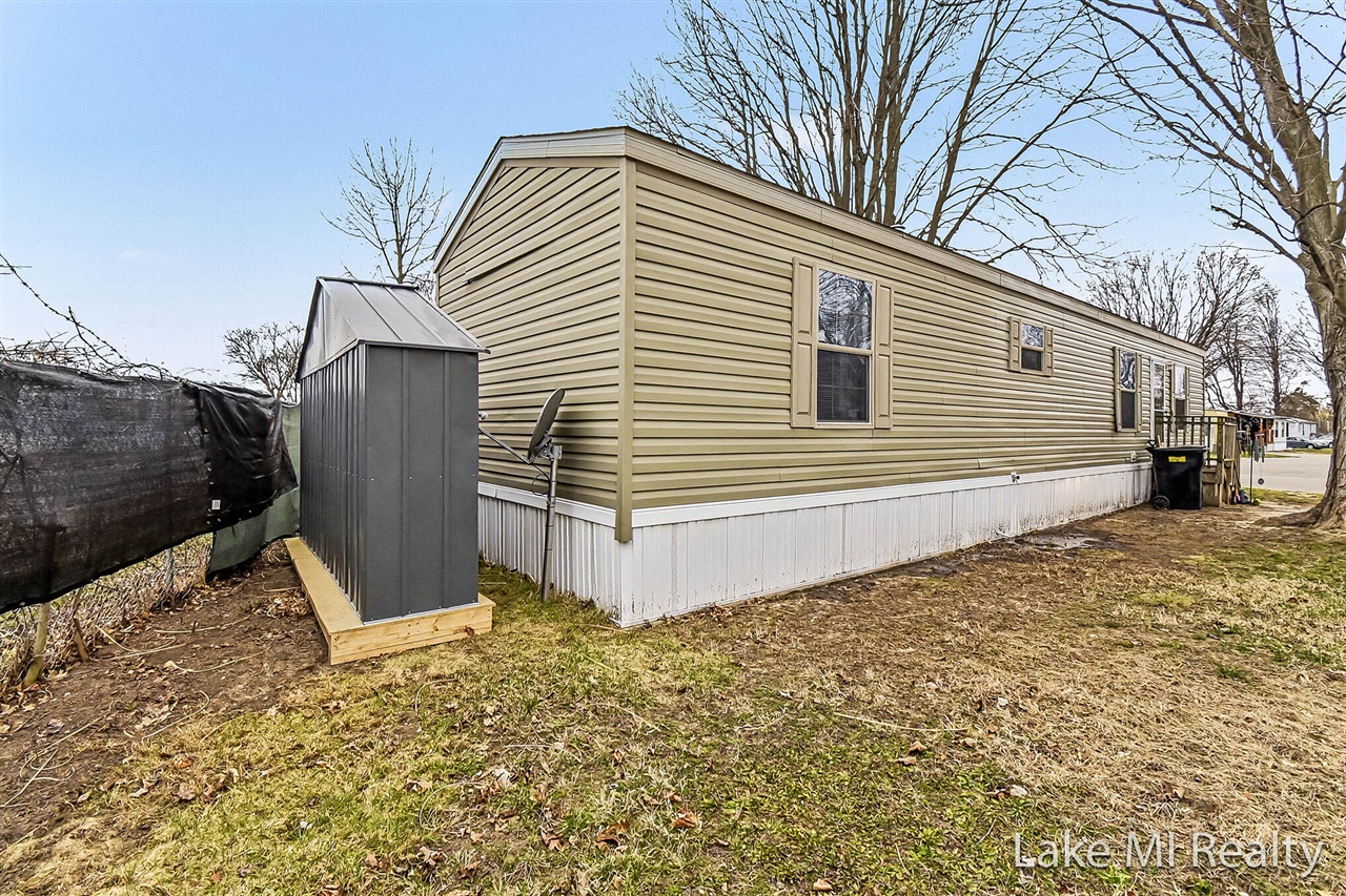 224 S Kenbrook Street, Grand Rapids, MI, 49548