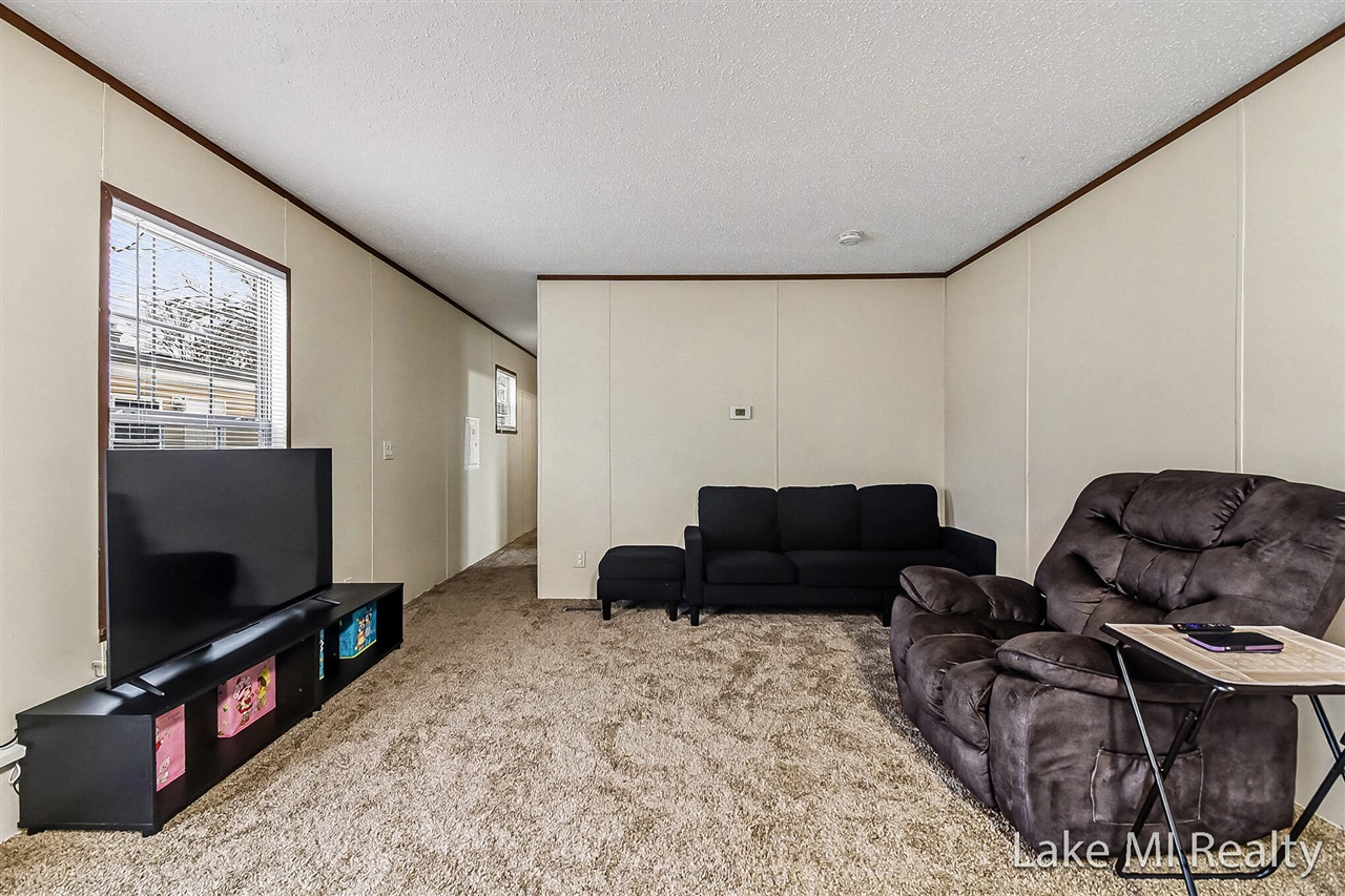 224 S Kenbrook Street, Grand Rapids, MI, 49548