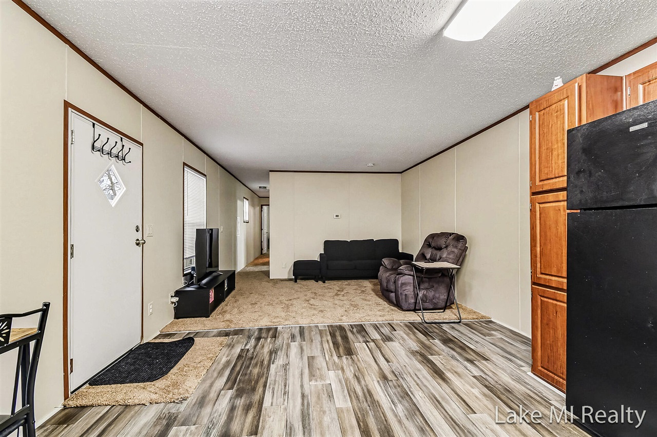 224 S Kenbrook Street, Grand Rapids, MI, 49548