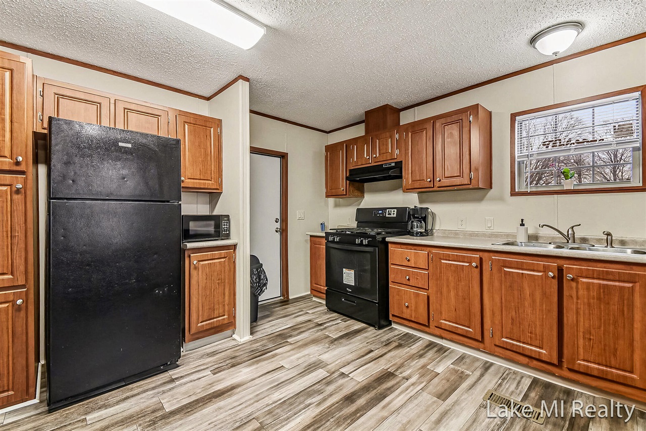 224 S Kenbrook Street, Grand Rapids, MI, 49548