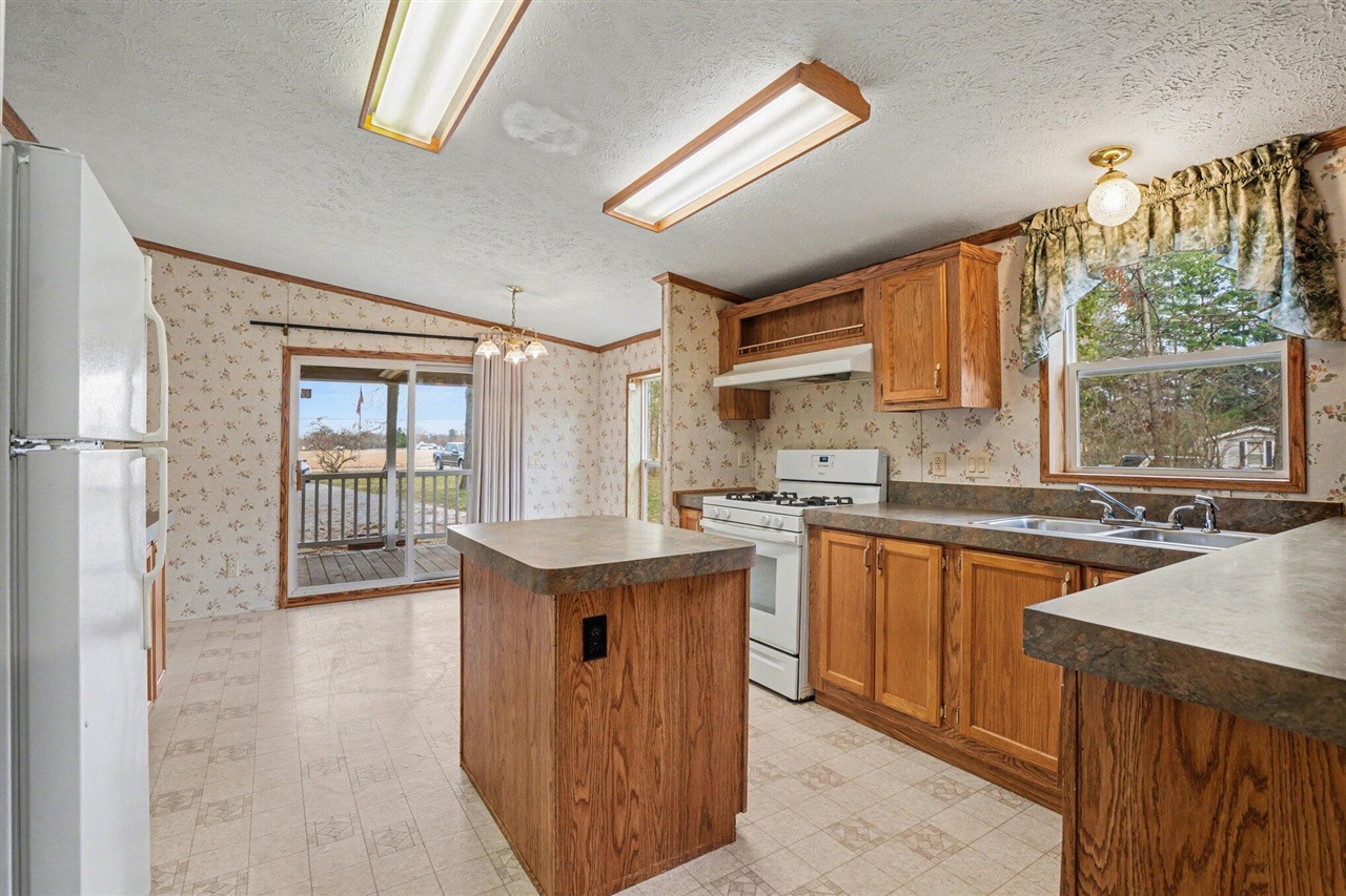 23841 Jefferson Center Street, Cassopolis, MI, 49031-9641