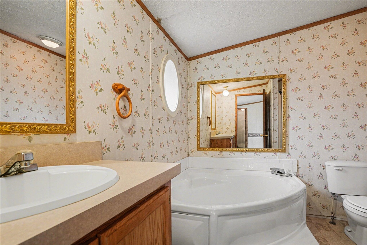 23841 Jefferson Center Street, Cassopolis, MI, 49031-9641