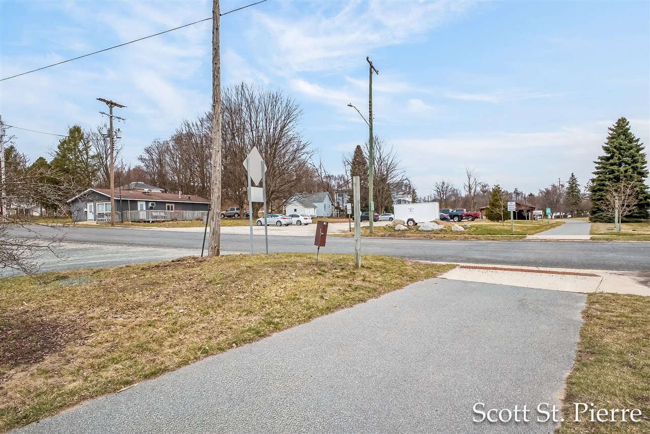 60 W 3rd Street, Shelby, MI, 49455-1016