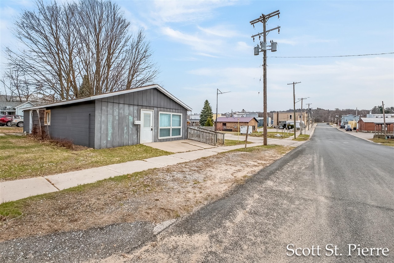 60 W 3rd Street, Shelby, MI, 49455-1016