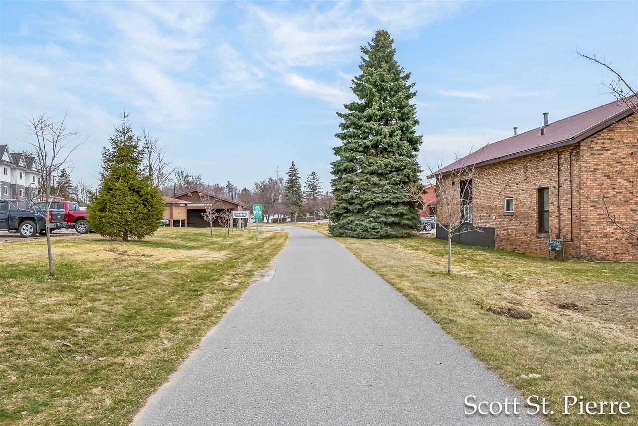 60 W 3rd Street, Shelby, MI, 49455-1016