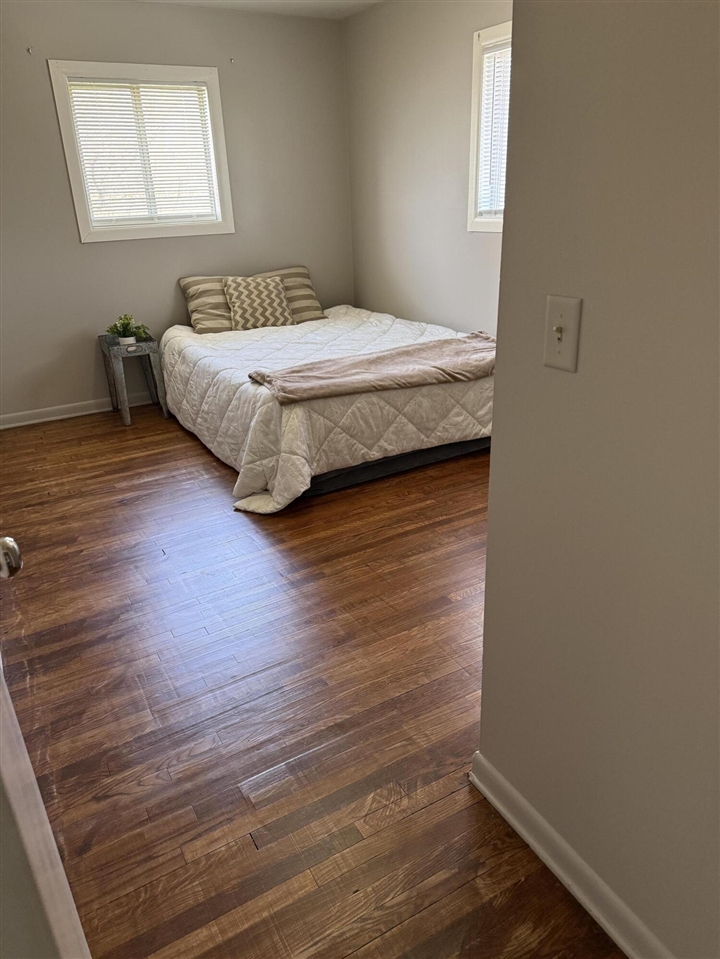 1020-1022 Avondale Circle, Kalamazoo, MI, 49048-1104