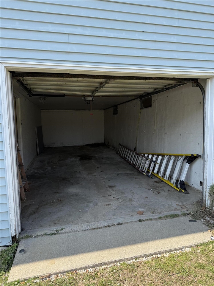 1020-1022 Avondale Circle, Kalamazoo, MI, 49048-1104