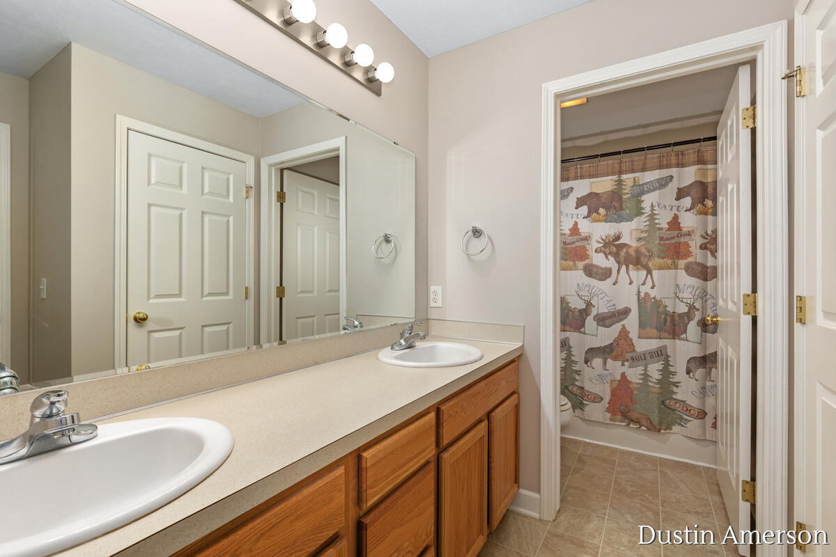 8468 N Center Park Drive UNIT&nbsp;4, Byron Center, MI, 49315