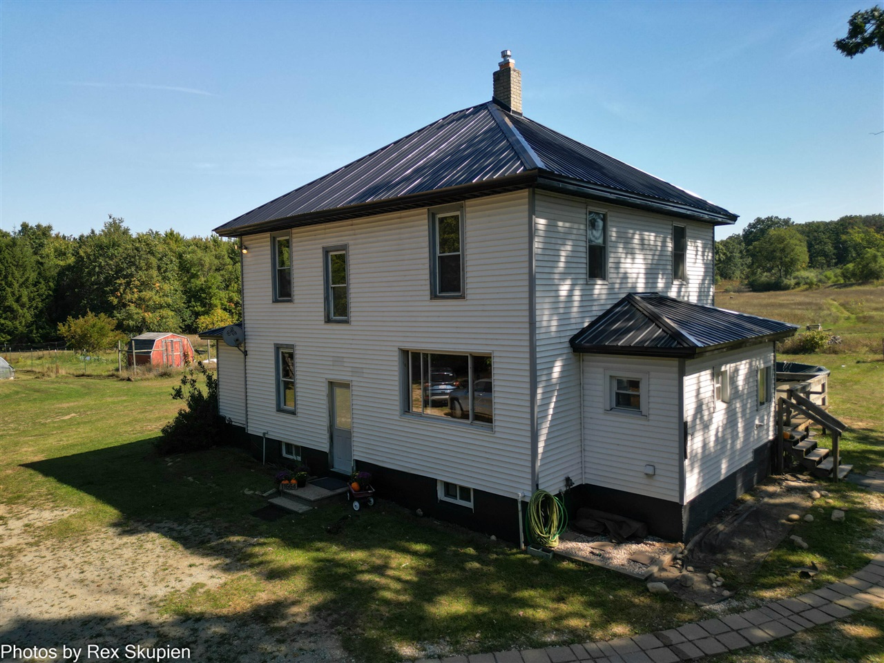 1400 Lakeview Drive, Tipton, MI, 49287