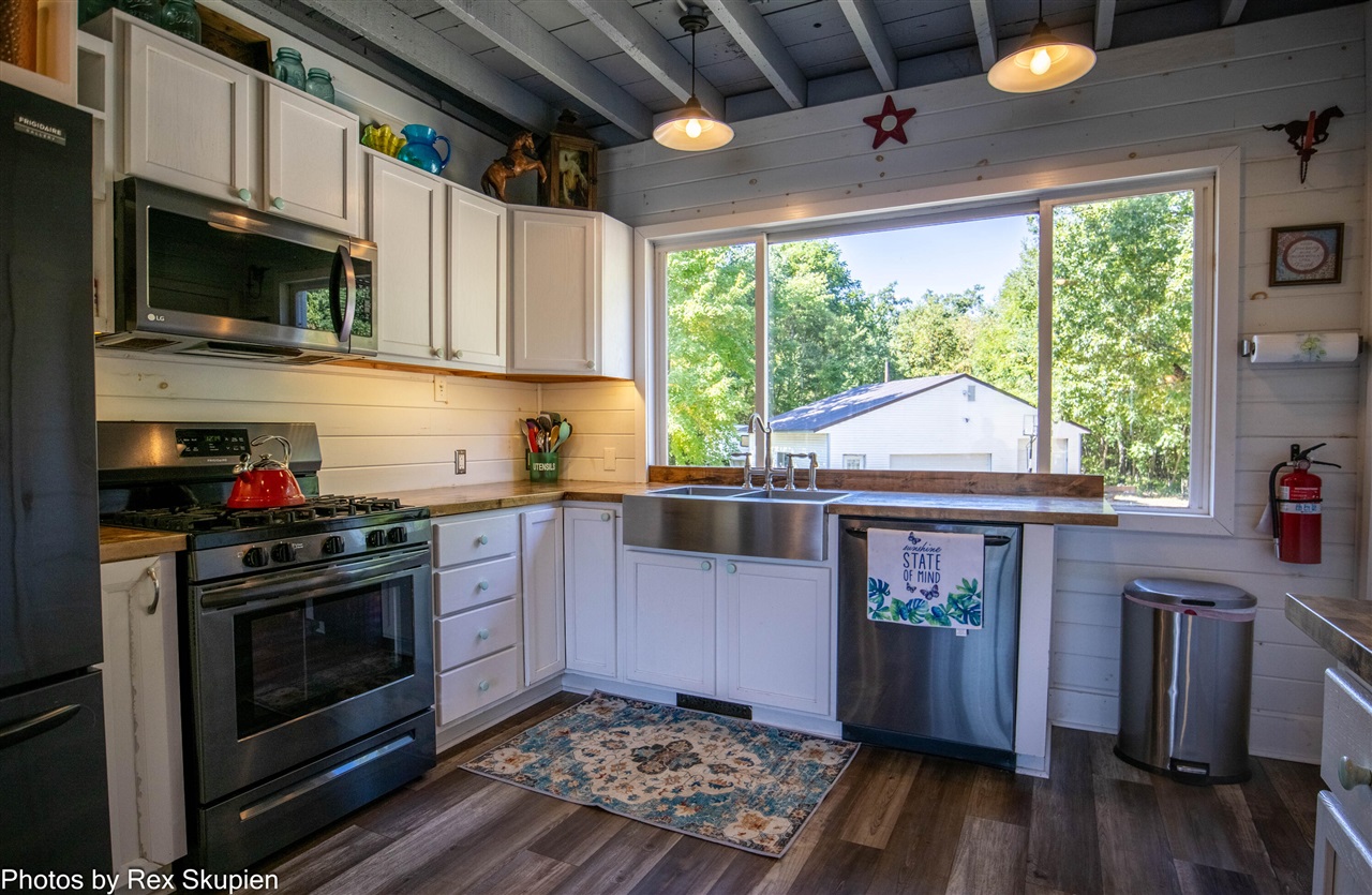 11664 N Gordon Avenue, Bitely, MI, 49309-9683