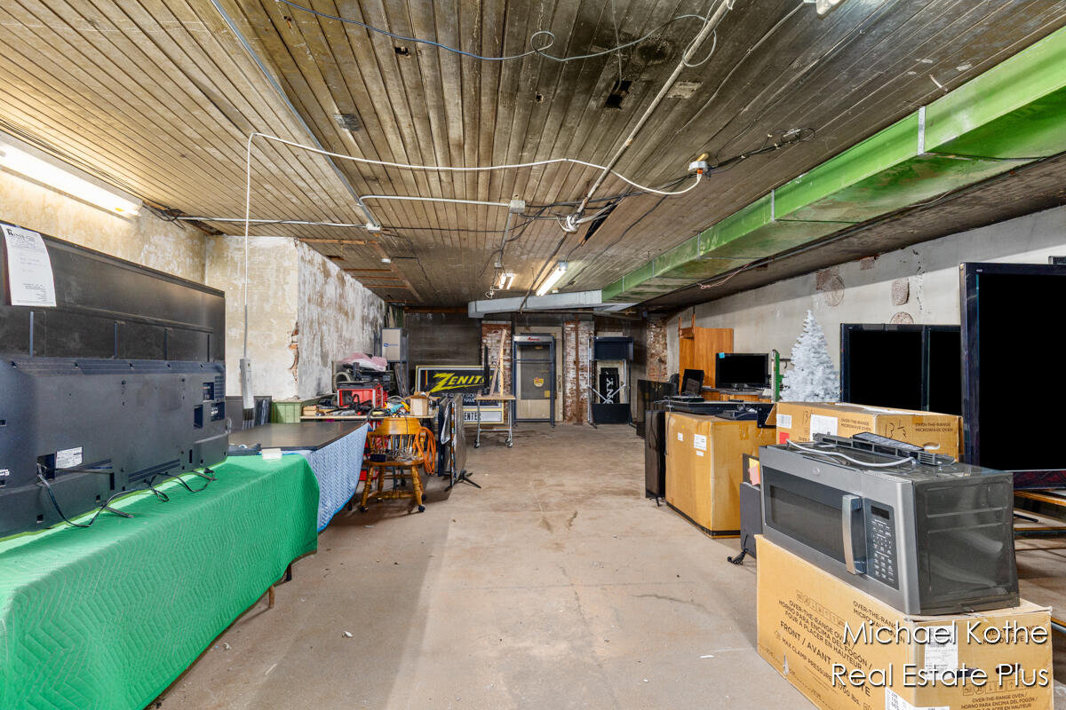 130 & 134 W State Street, Hastings, MI, 49058-1844